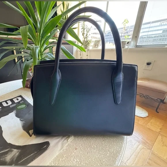 Large Andrea Carryall Bag, Used Once - Picture 9 of 9